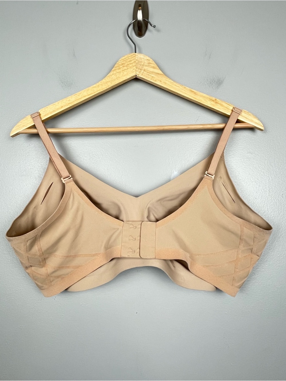Honeylove beige Silhouette adjustable strap smoothing bra, size XL. - Picture 2 of 7